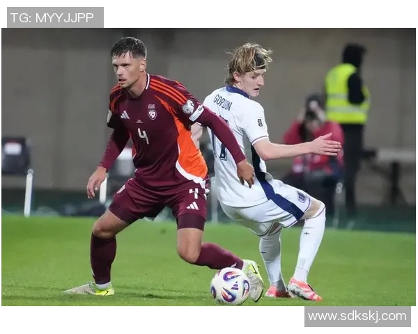 不带球的足球明星有哪些他们在场外的精彩表现与成就