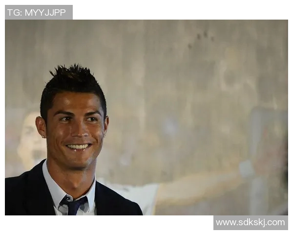 探寻足球场上的传奇球员谁是穿着25号的明星人物