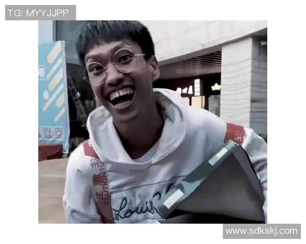 足球明星模仿经典人物说话视频引发热议网友纷纷点赞评论精彩纷呈